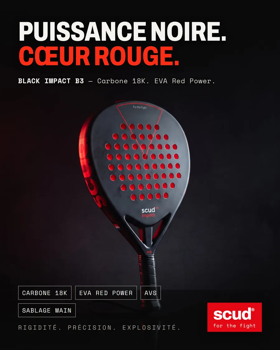 Affiche officielle SCUD — « Puissance noire. Cœur rouge. » : la raquette Black Impact B3 noire et rouge sur fond sombre, avec les mentions Carbone 18K, EVA Red Power, AVS et sablage main